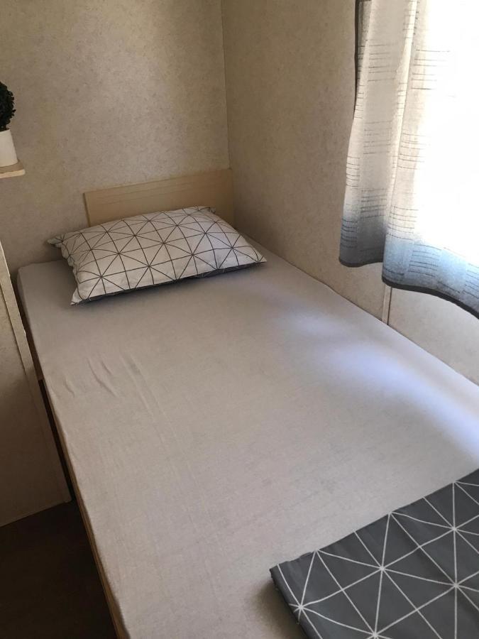 Mobile Home Tomic Tisno Exterior photo