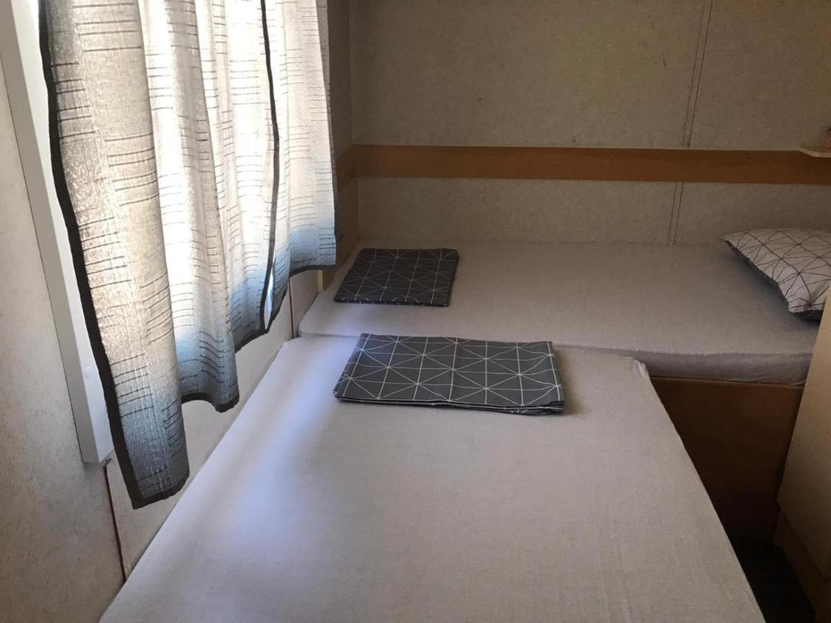 Mobile Home Tomic Tisno Exterior photo